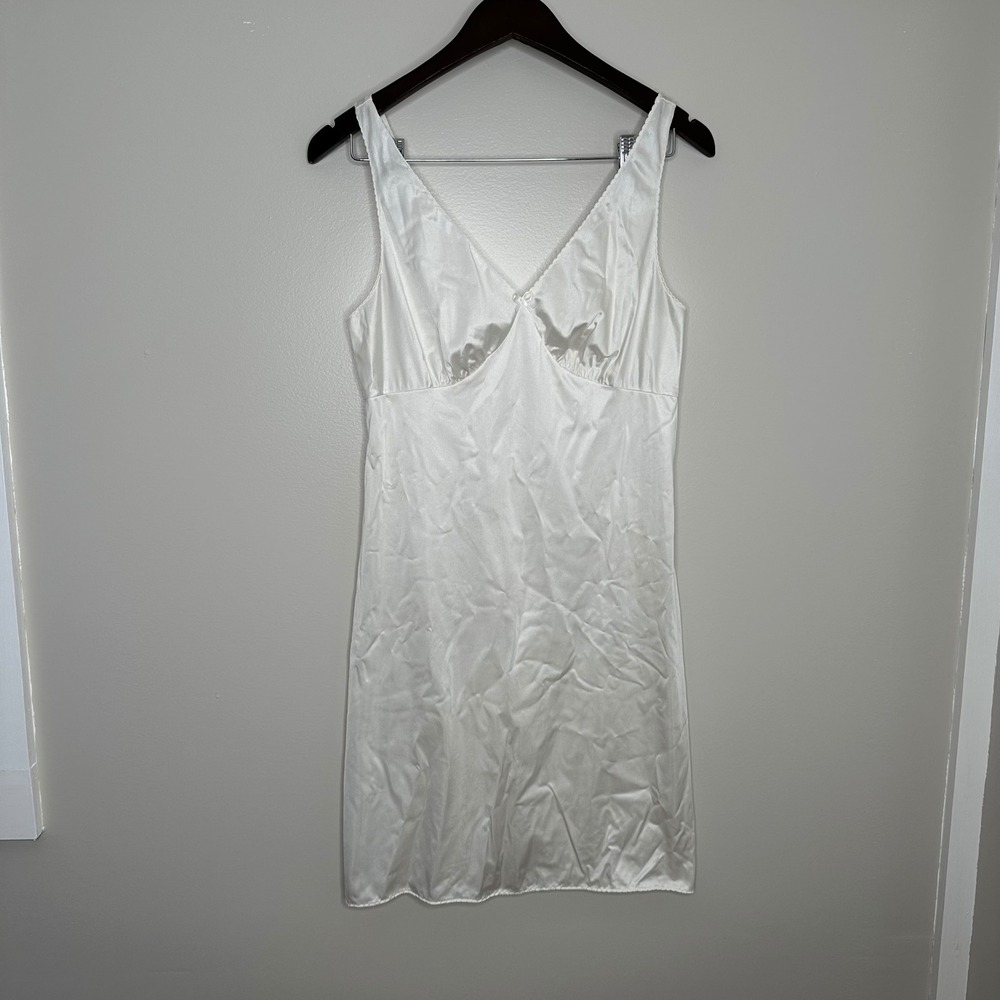 Vanity Fair Women's White Satin Slip Dress Chemise‎ Made in USA Size 34